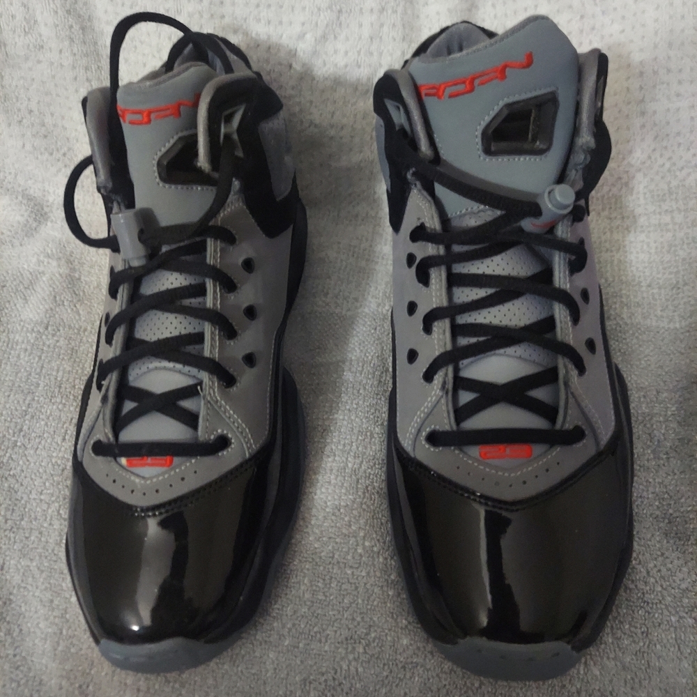 Men size 10 Jordan B'Loyal ,Black Grey